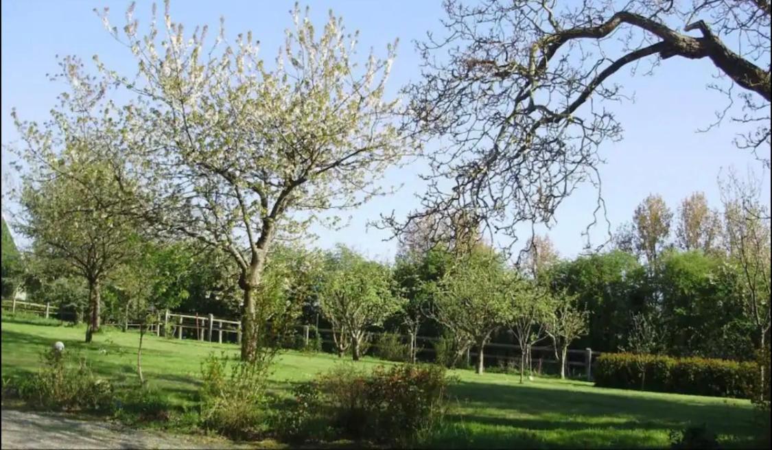 Gite A La Campagne Le Mesnil-Villeman Exterior foto